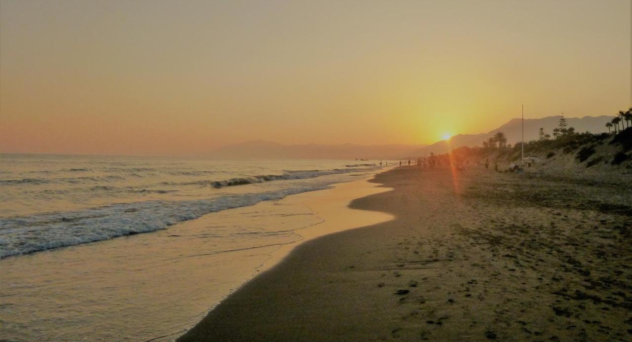Romana Playa Marbella Vistas Al Mar 외부 사진